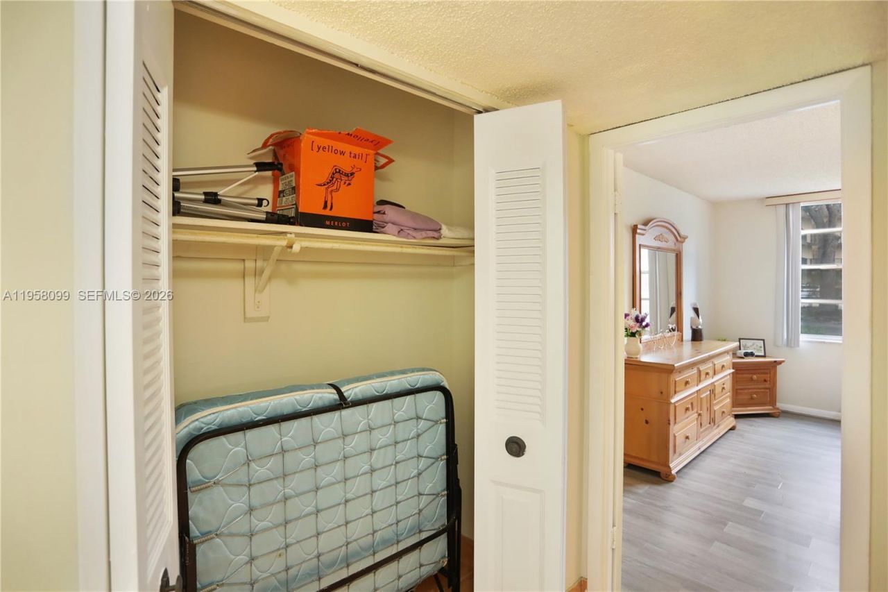 6600 Cypress Rd, Unit 105, Plantation, FL 33317 Photo