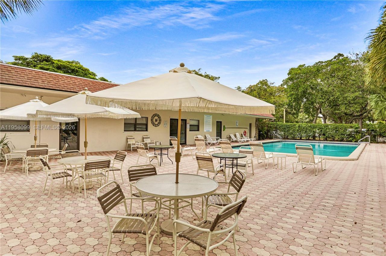 6600 Cypress Rd, Unit 105, Plantation, FL 33317 Photo