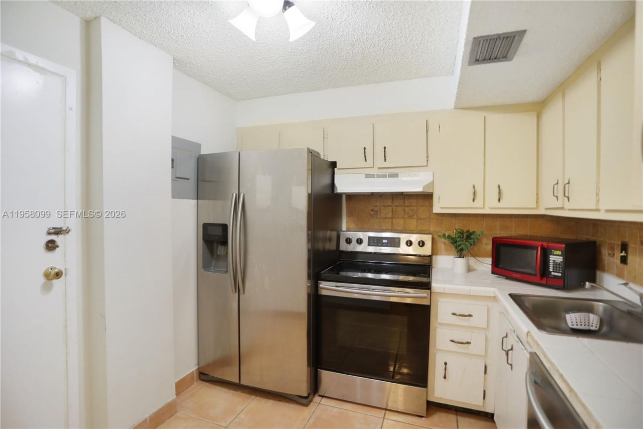 6600 Cypress Rd, Unit 105, Plantation, FL 33317 Photo