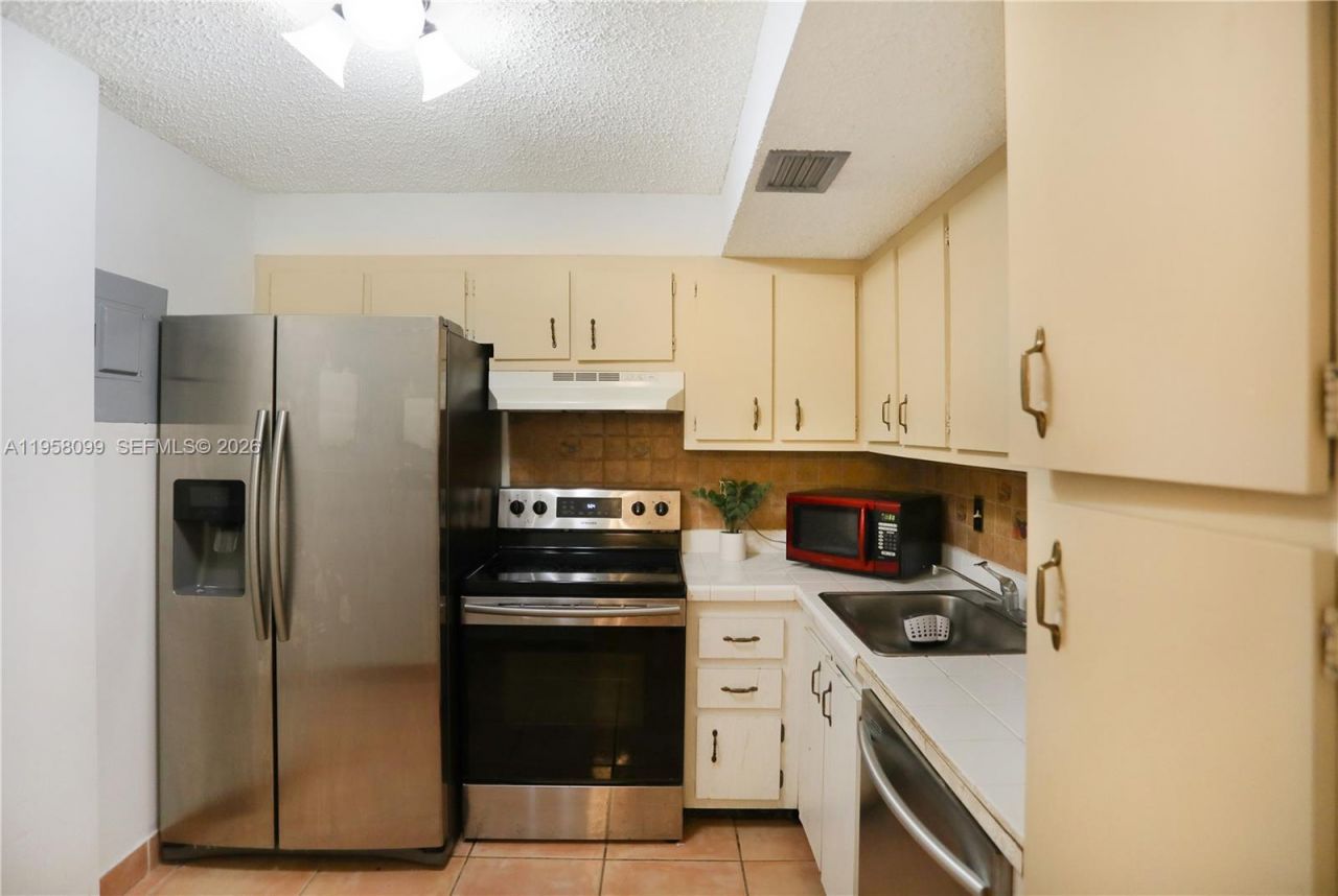 6600 Cypress Rd, Unit 105, Plantation, FL 33317 Photo