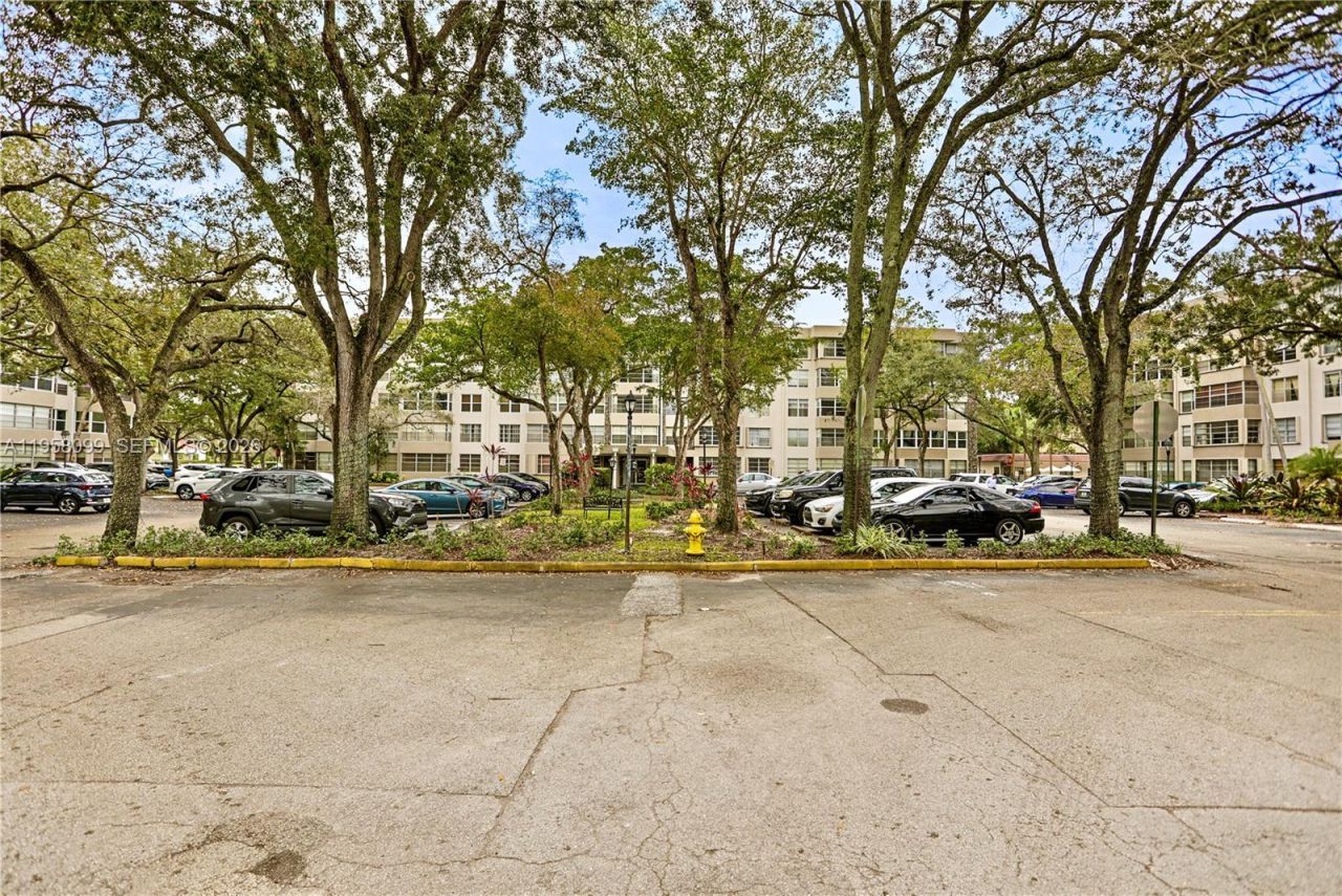 6600 Cypress Rd , Unit 105, Plantation, FL 33317 Photo