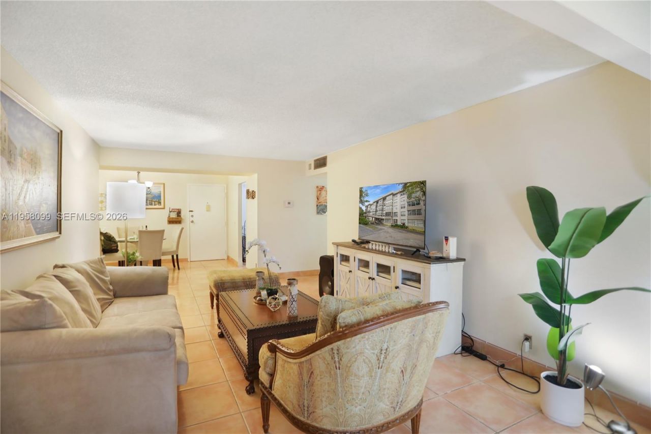 6600 Cypress Rd, Unit 105, Plantation, FL 33317 Photo