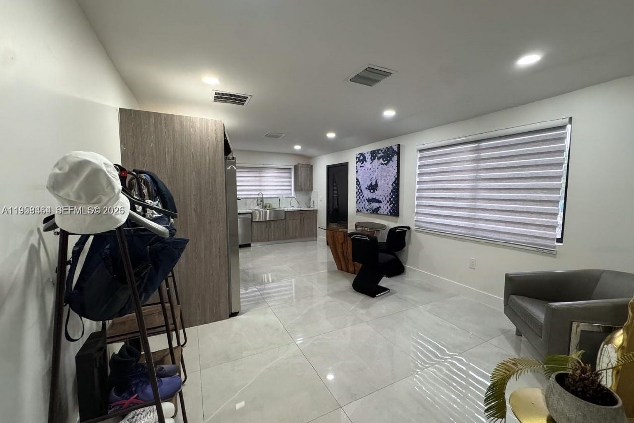 926 NW 59th St, Unit 2, Miami, FL 33127 Photo