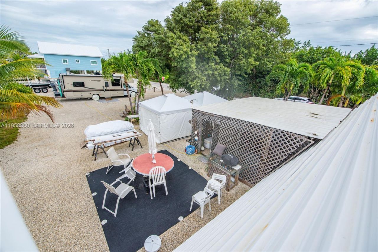 31033 Hibiscus Dr, Big Pine Key, FL 33043 Photo