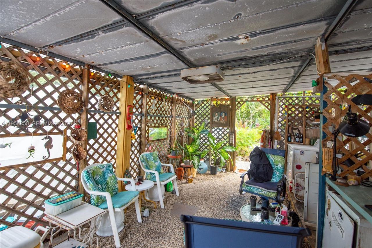 31033 Hibiscus Dr, Big Pine Key, FL 33043 Photo