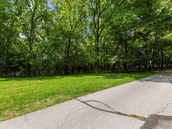18520 Hawks Hill Road, Wildwood, MO 63069