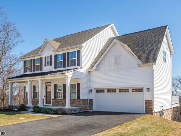 37 Esposito Ln, Roxbury, NJ 07850