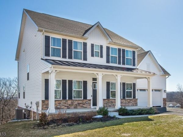 37 Esposito Ln, Roxbury, NJ 07850