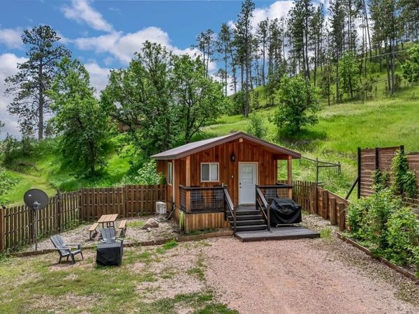 24745 Hidden Valley Rd., Hermosa, SD 57744