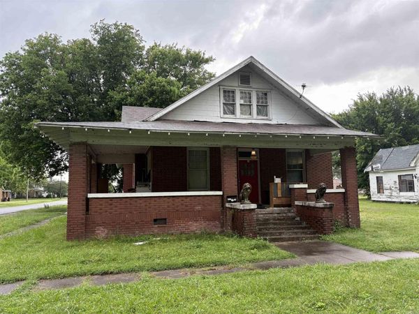 101 NE 4th, England, AR 72046