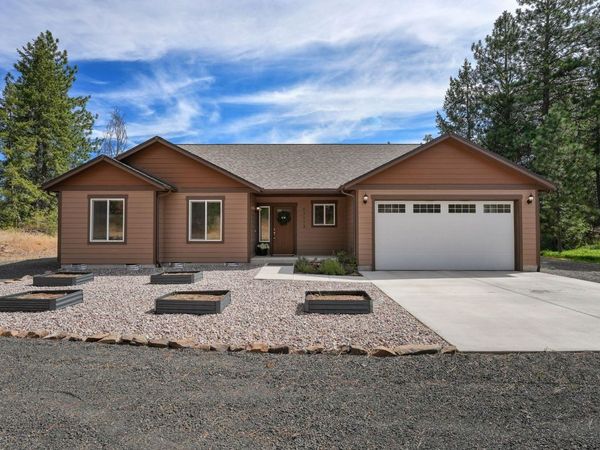 17712 W Burnett Rd, Nine Mile Falls, WA 99026