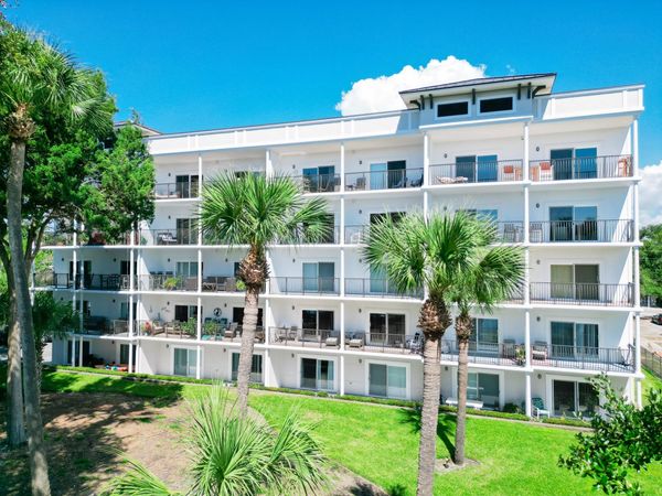 113 SE Brooks Street, Unit 204, Fort Walton Beach, FL 32548