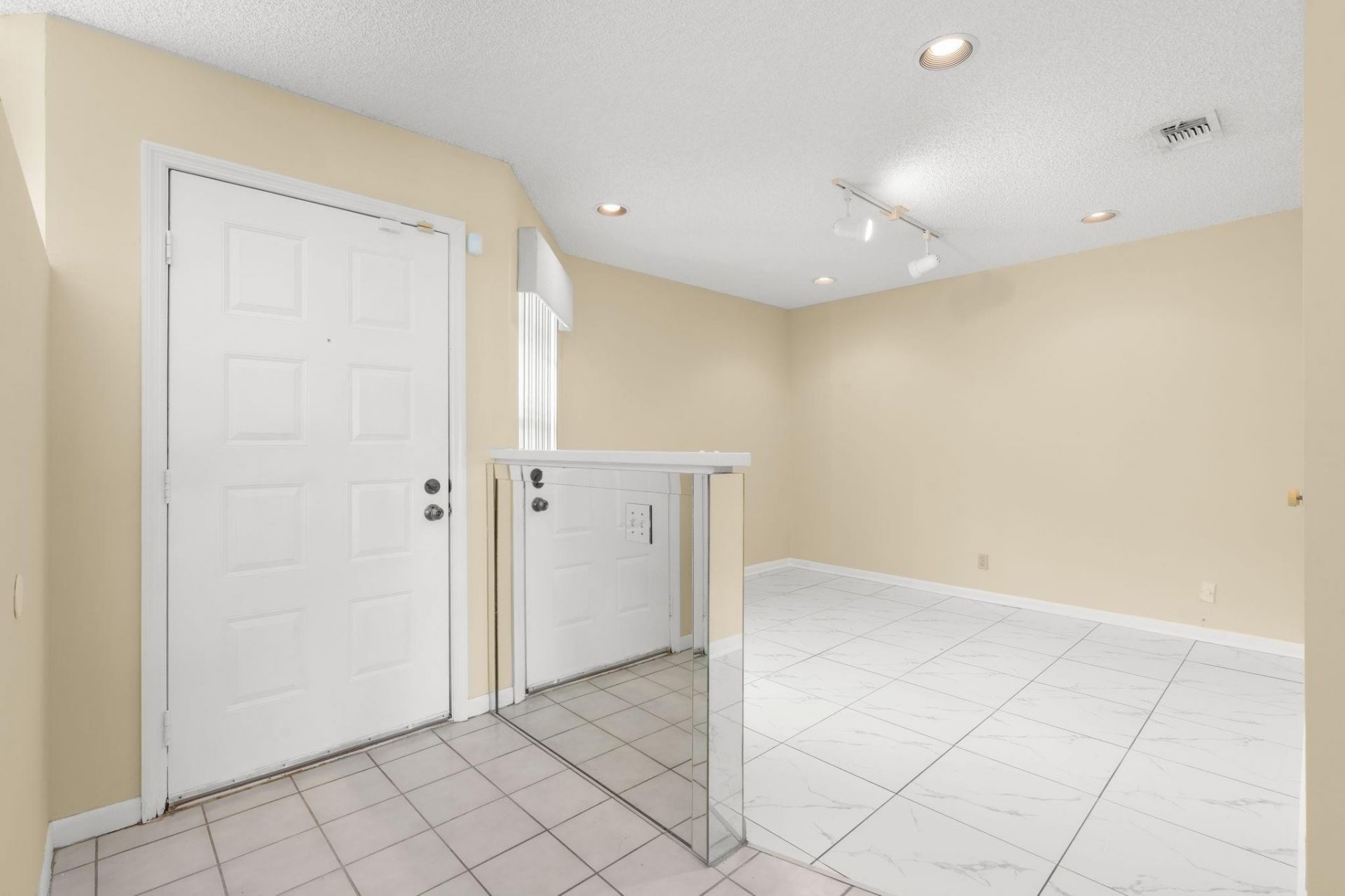 8371 Waterford Circle, Unit 8371, Tamarac, FL 33321 Photo