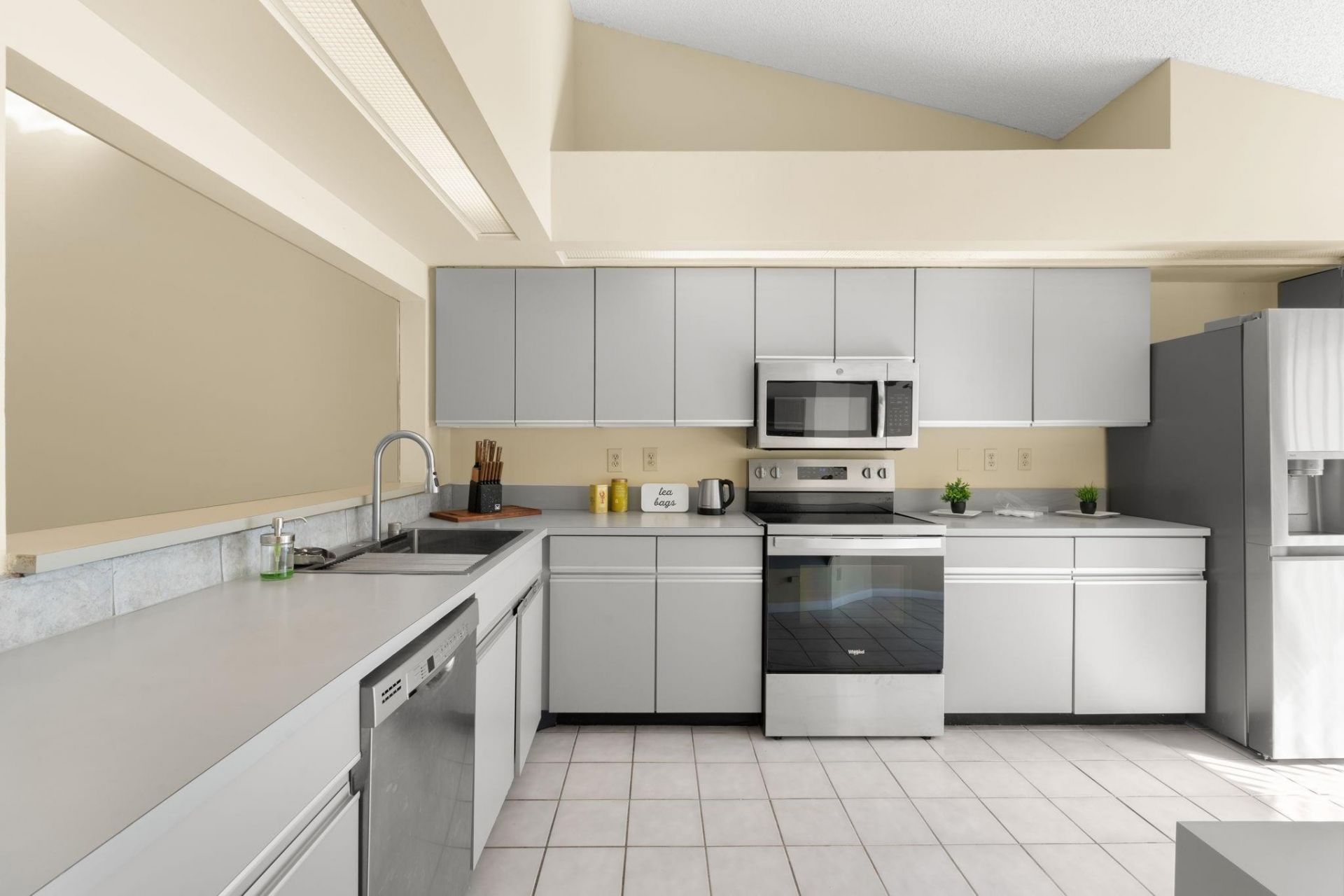 8371 Waterford Circle, Unit 8371, Tamarac, FL 33321 Photo