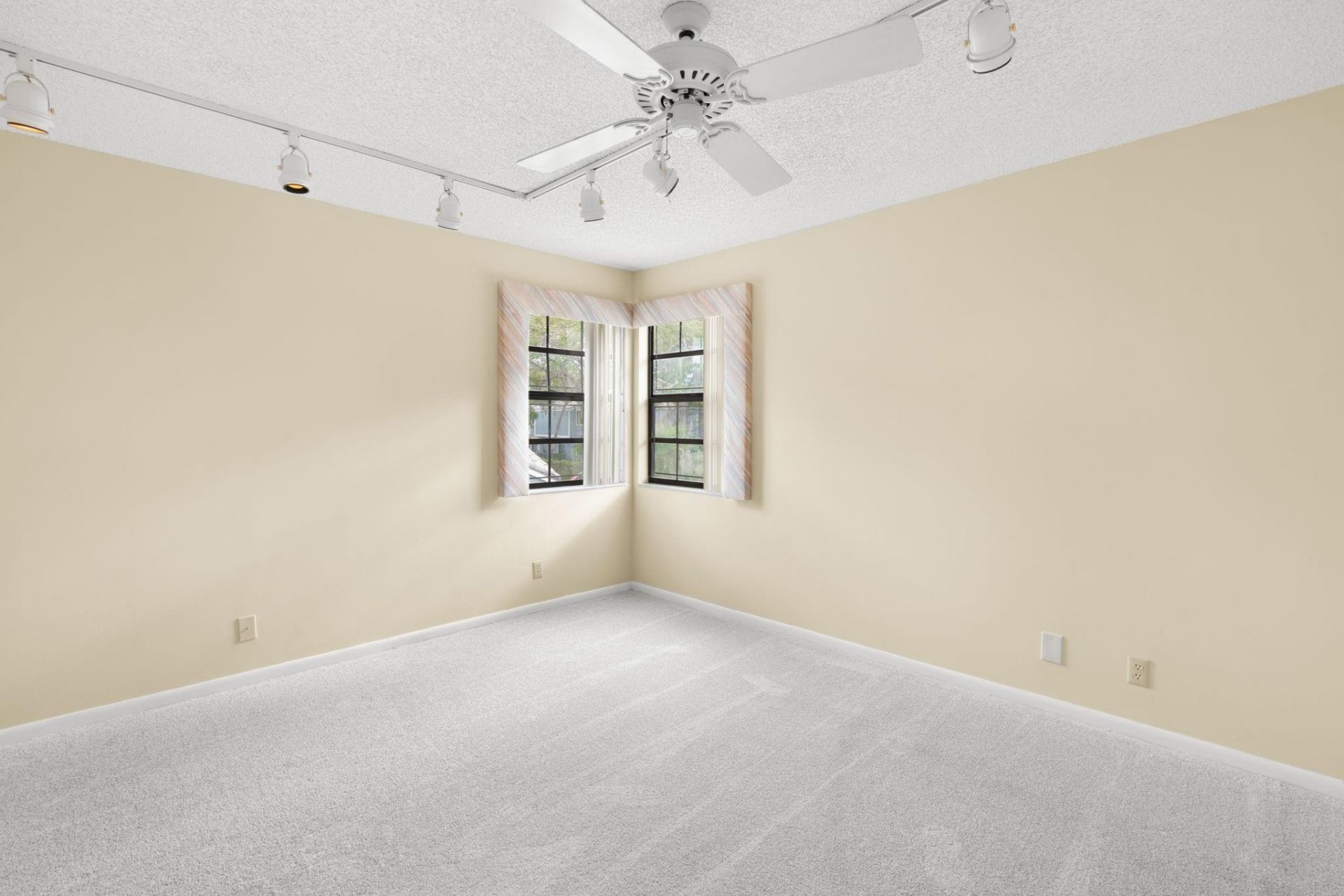 8371 Waterford Circle, Unit 8371, Tamarac, FL 33321 Photo