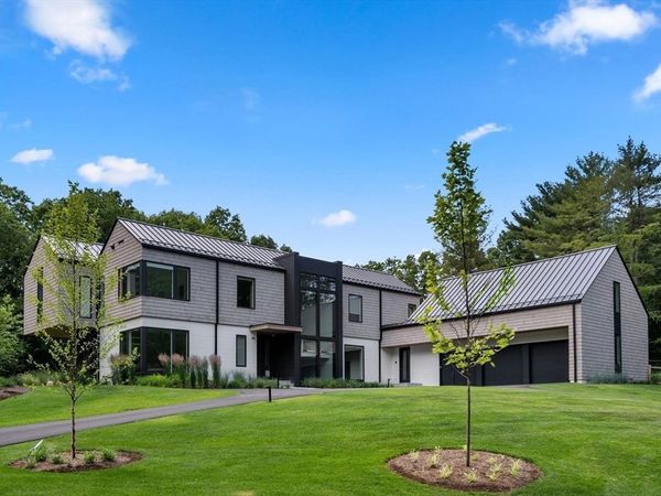 286 Country Dr, Weston, MA 02493