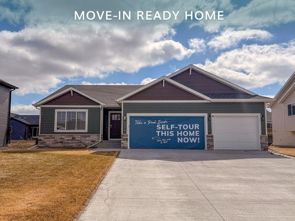 1474 66th Avenue S, Fargo, ND 58104