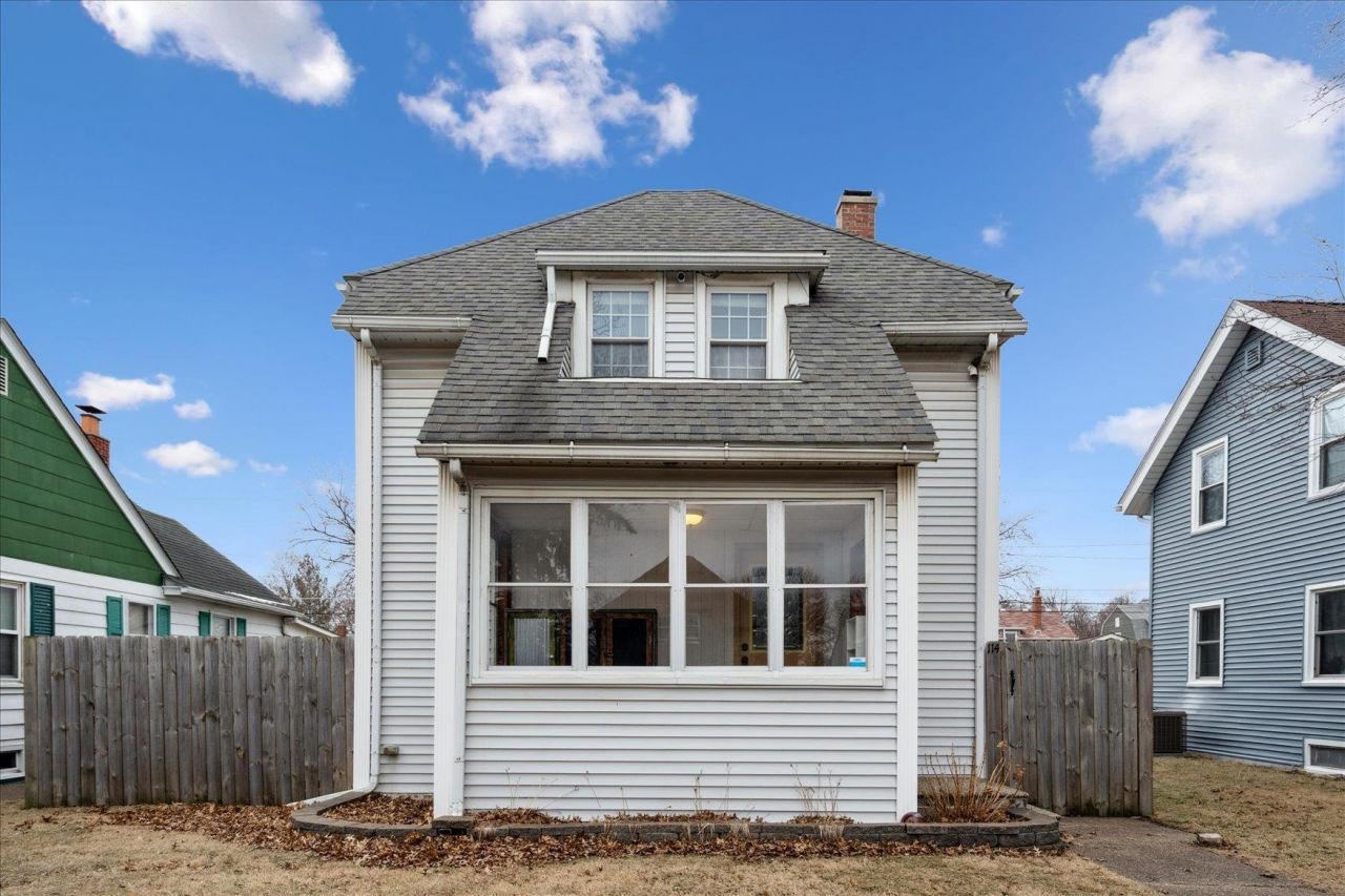 114 S Elmwood Avenue, Davenport, IA 52802 Main Photo