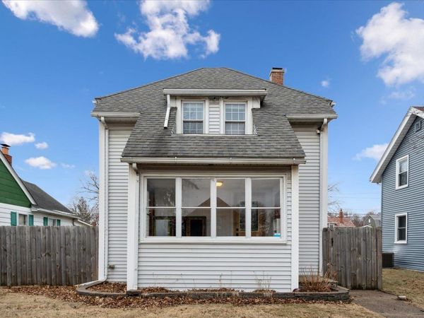 114 S Elmwood Avenue, Davenport, IA 52802