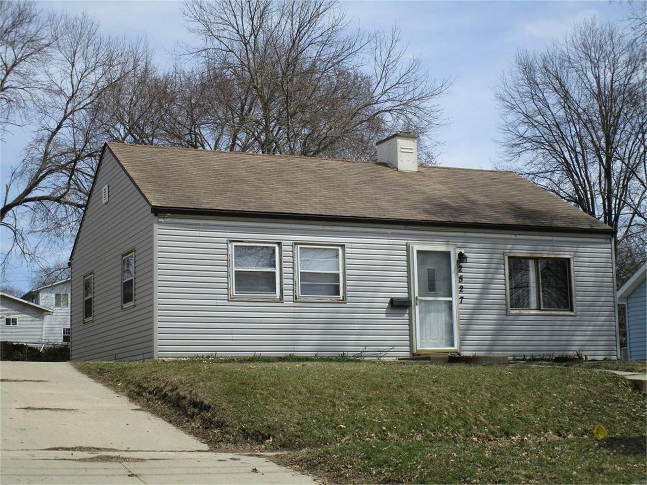 2527 Randolph St, Waterloo, IA 50702 Main Photo
