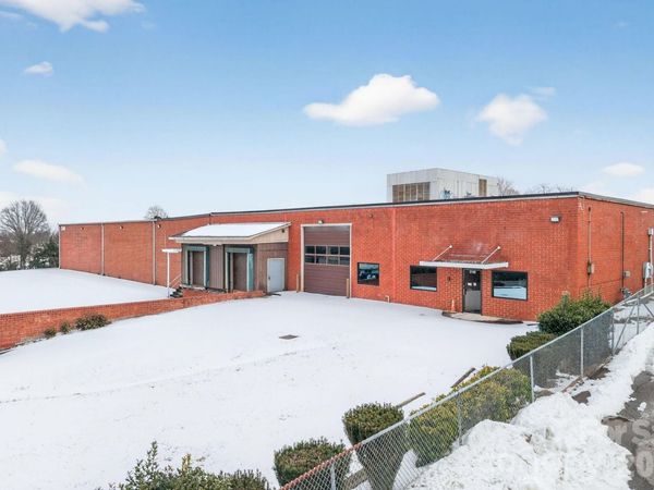 2146 Highland Avenue NE, Hickory, NC 28601