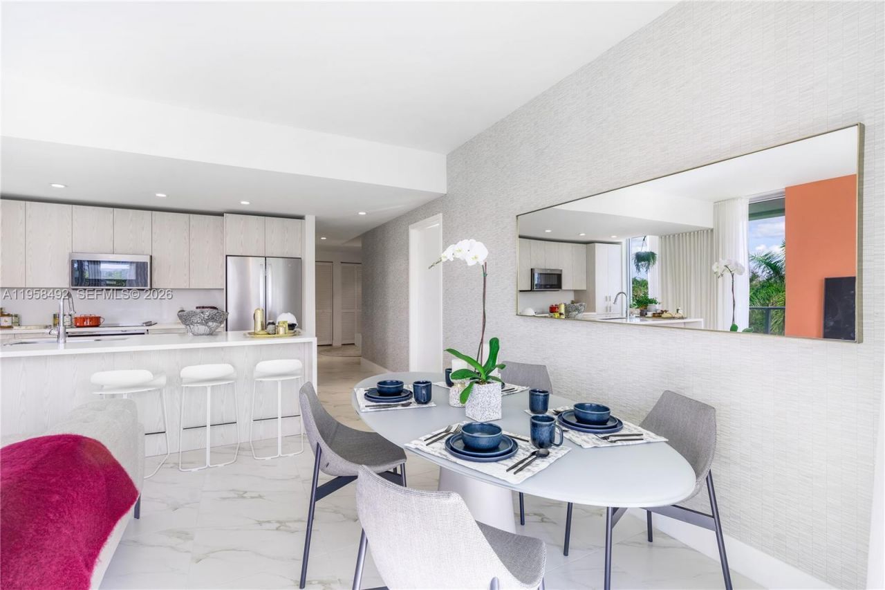 2000 Metropica Way, Unit 203, Sunrise, FL 33323 Photo