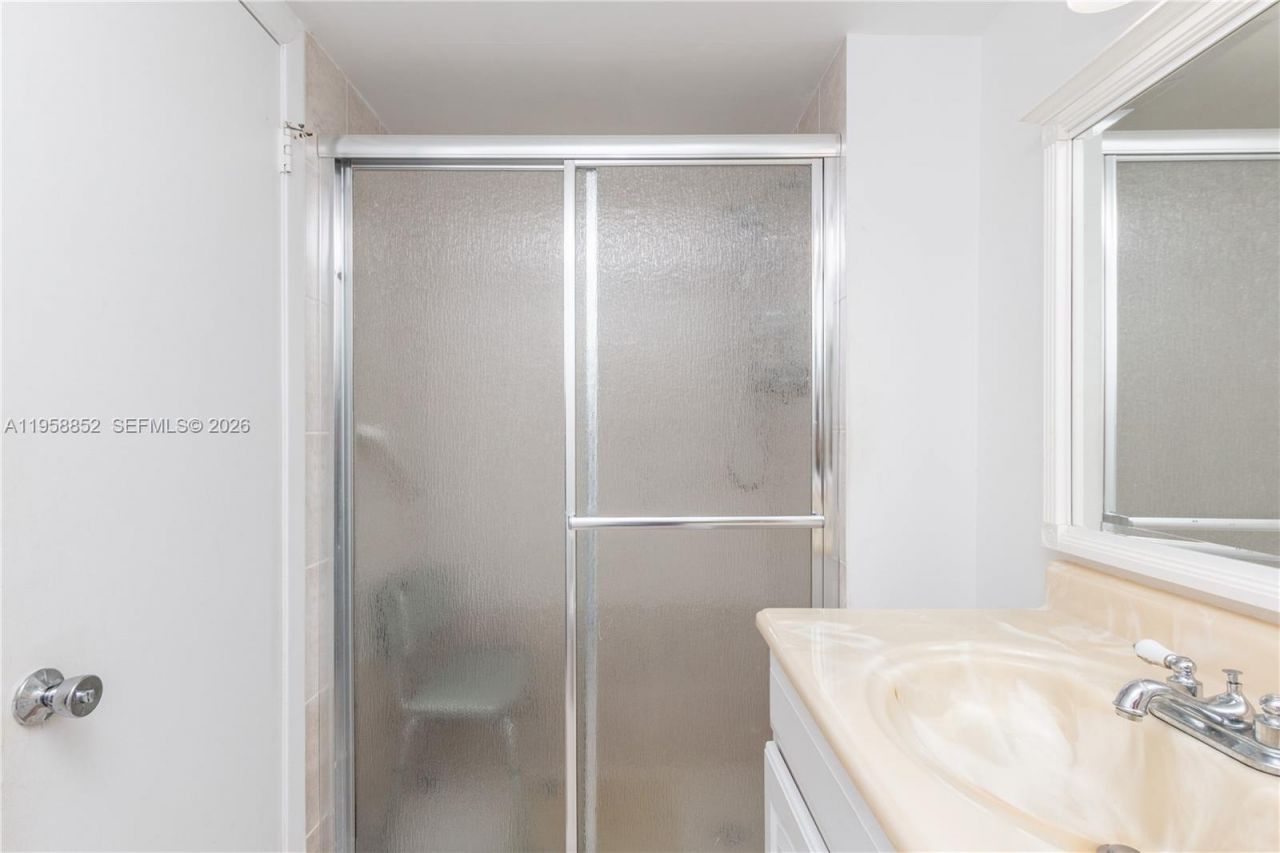 2780 NE 183rd St, Unit 1606, Aventura, FL 33160 Photo