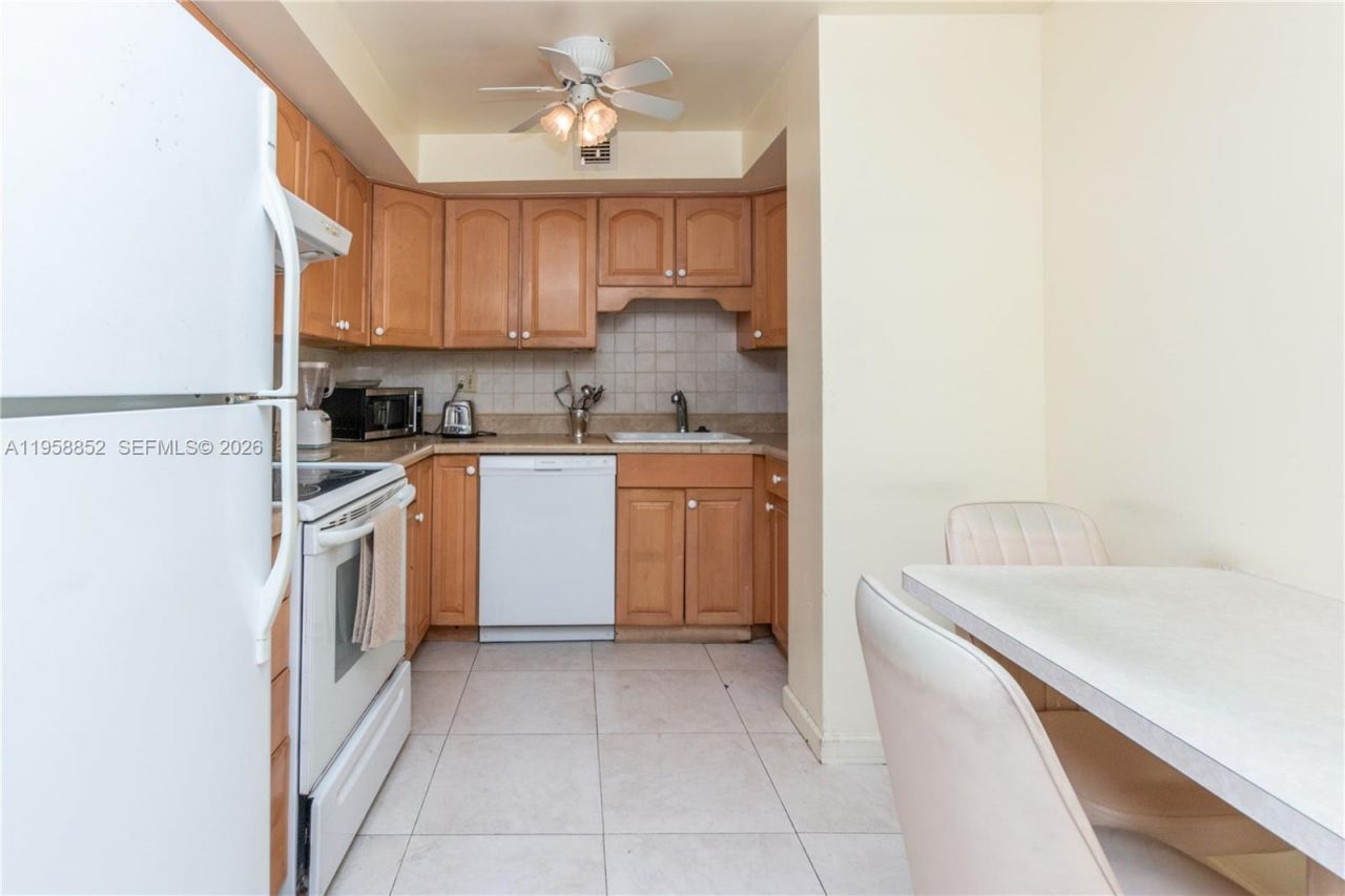 2780 NE 183rd St, Unit 1606, Aventura, FL 33160 Photo