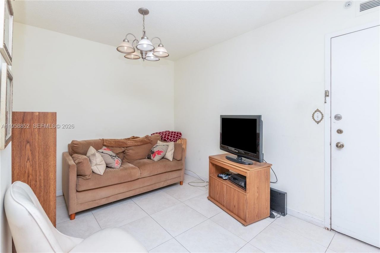 2780 NE 183rd St, Unit 1606, Aventura, FL 33160 Photo