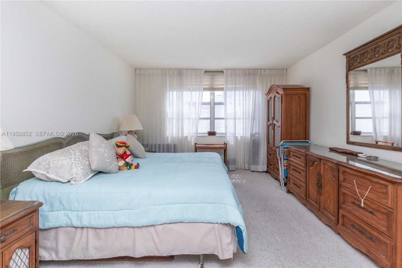 2780 NE 183rd St, Unit 1606, Aventura, FL 33160 Photo