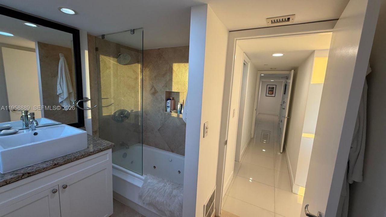 5900 Collins Av, Unit 1008, Miami Beach, FL 33140 Photo