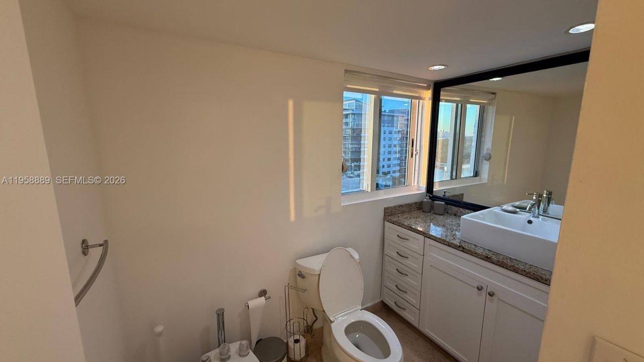 5900 Collins Av, Unit 1008, Miami Beach, FL 33140 Photo