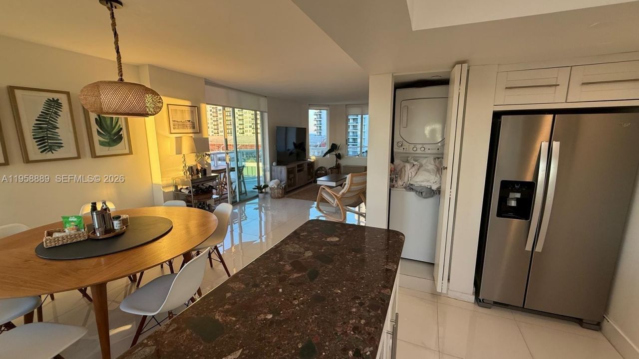 5900 Collins Av, Unit 1008, Miami Beach, FL 33140 Photo