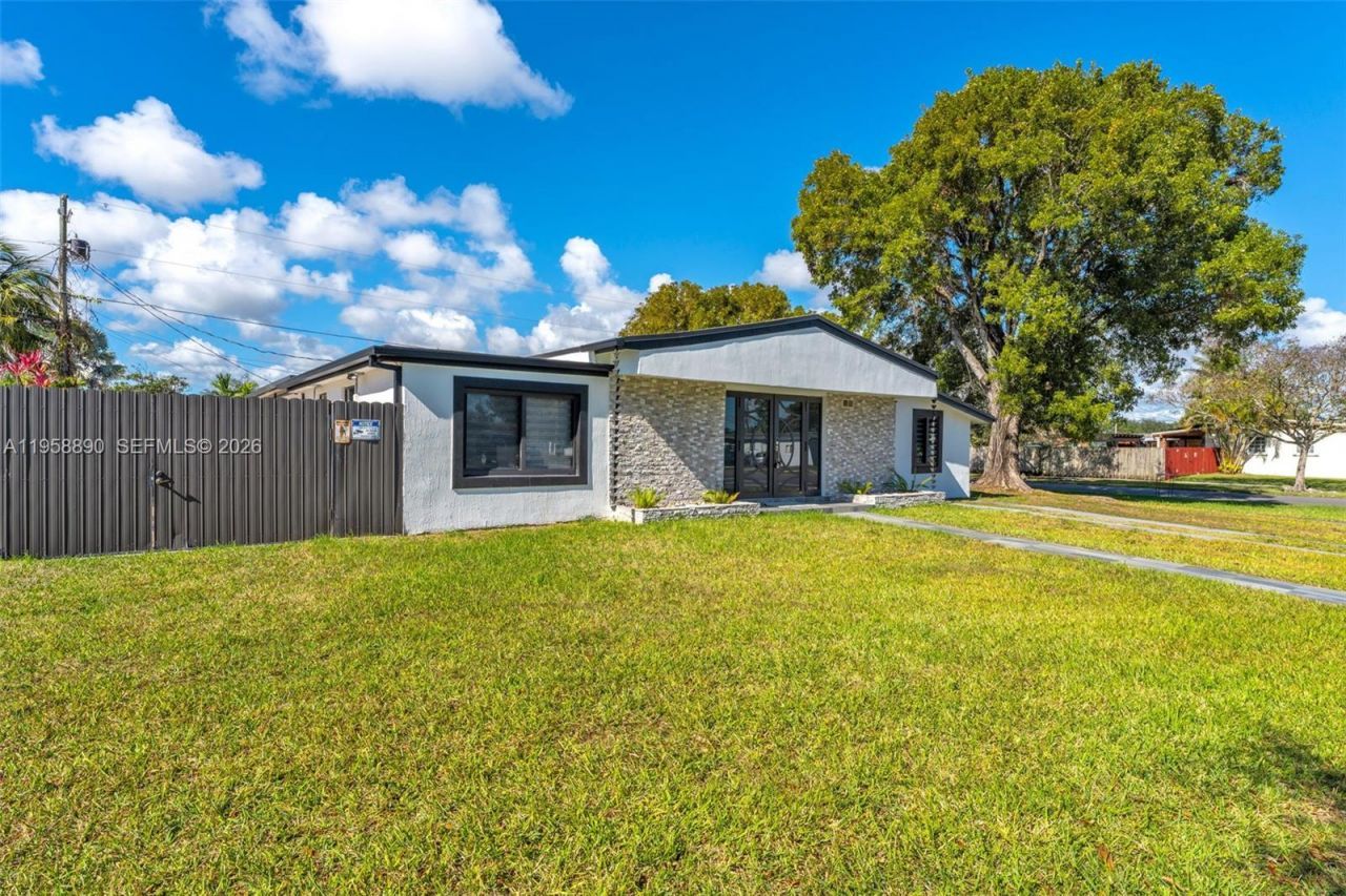 20000 Eagle Nest Rd, Unit 1, Cutler Bay, FL 33189 Photo