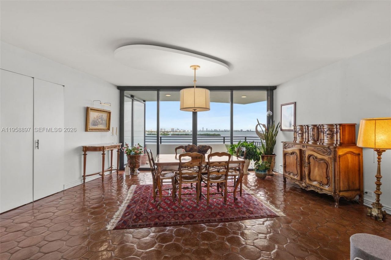 720 NE 69th St, Unit 11S, Miami, FL 33138 Photo