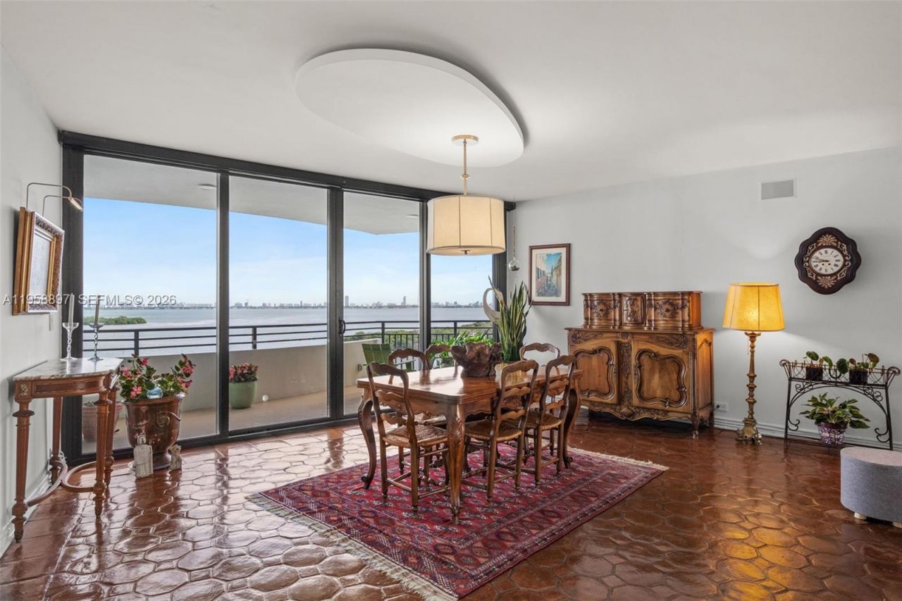 720 NE 69th St, Unit 11S, Miami, FL 33138 Photo