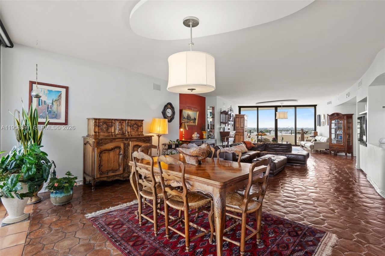 720 NE 69th St, Unit 11S, Miami, FL 33138 Photo