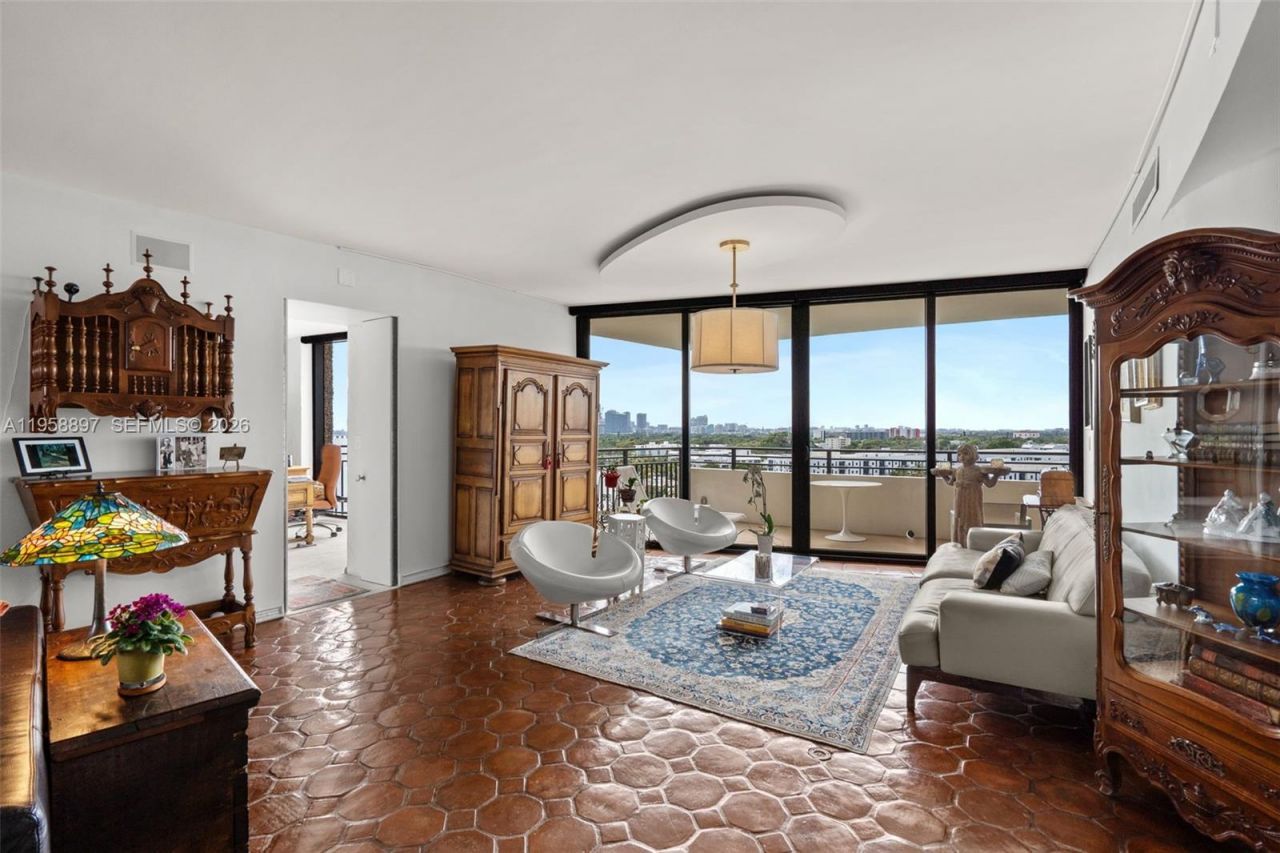 720 NE 69th St, Unit 11S, Miami, FL 33138 Photo