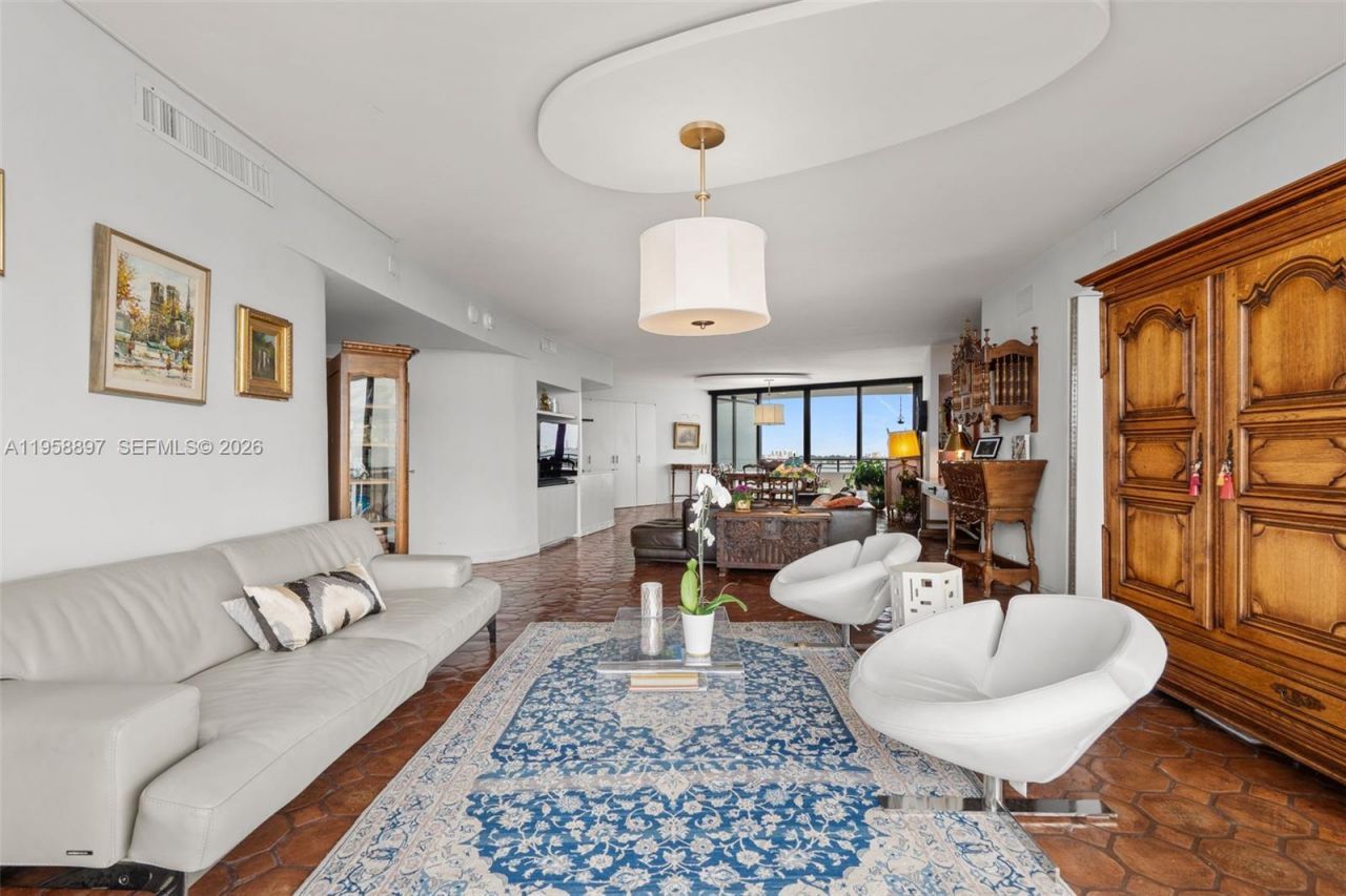 720 NE 69th St, Unit 11S, Miami, FL 33138 Photo