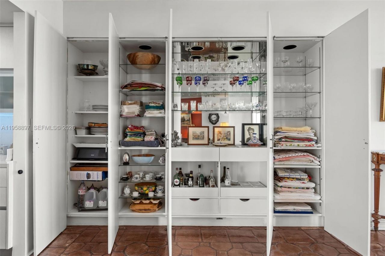 720 NE 69th St, Unit 11S, Miami, FL 33138 Photo