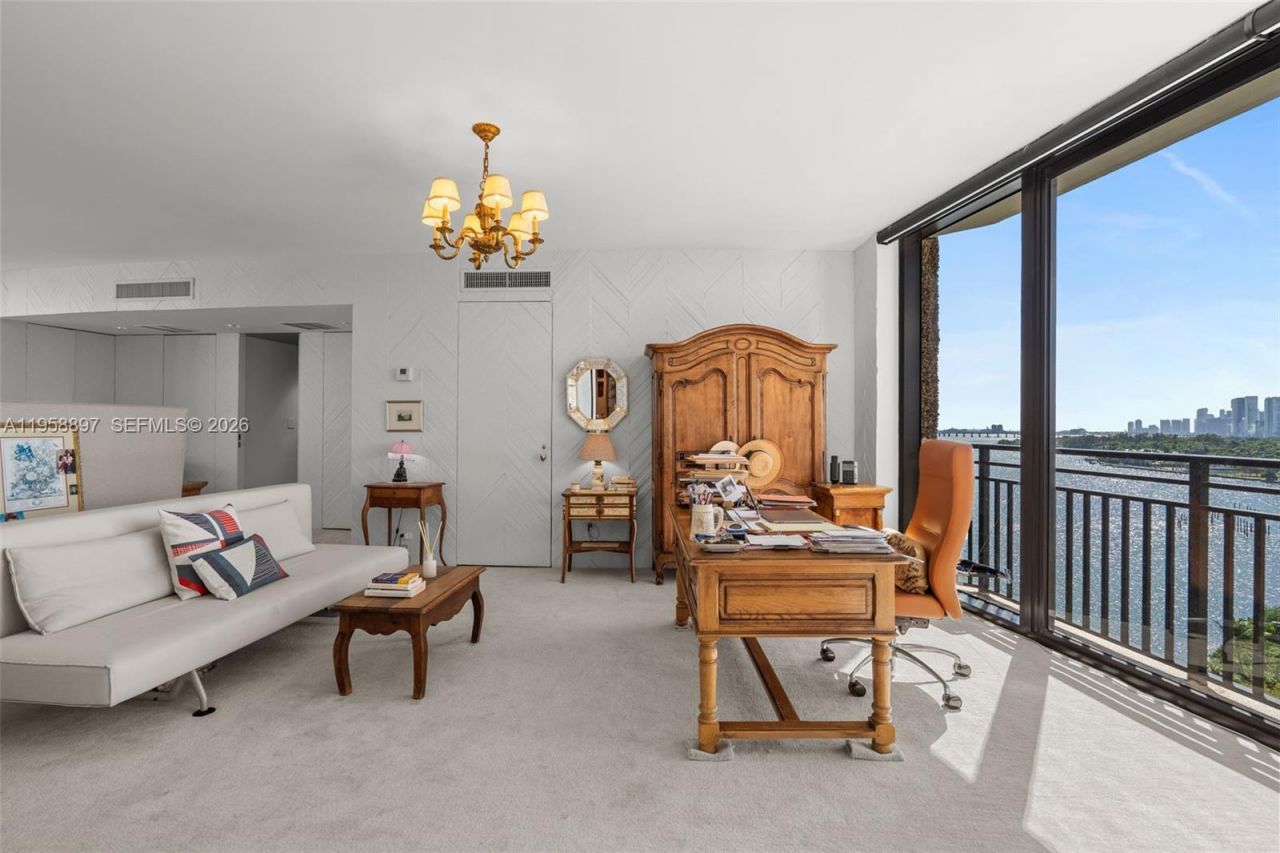 720 NE 69th St, Unit 11S, Miami, FL 33138 Photo