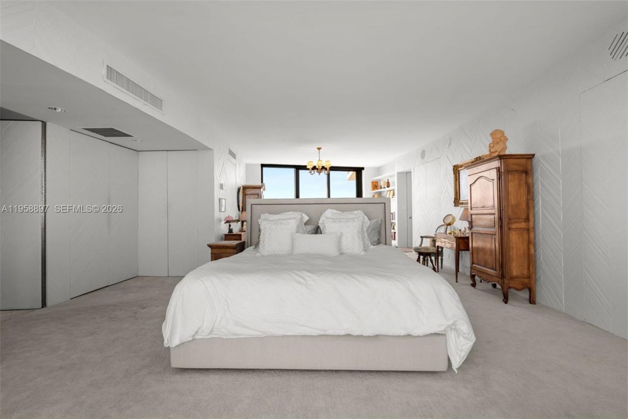 720 NE 69th St, Unit 11S, Miami, FL 33138 Photo