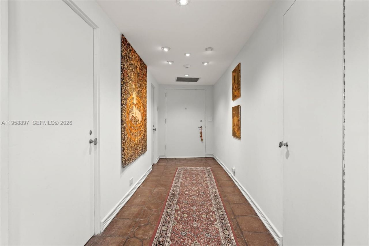 720 NE 69th St, Unit 11S, Miami, FL 33138 Photo