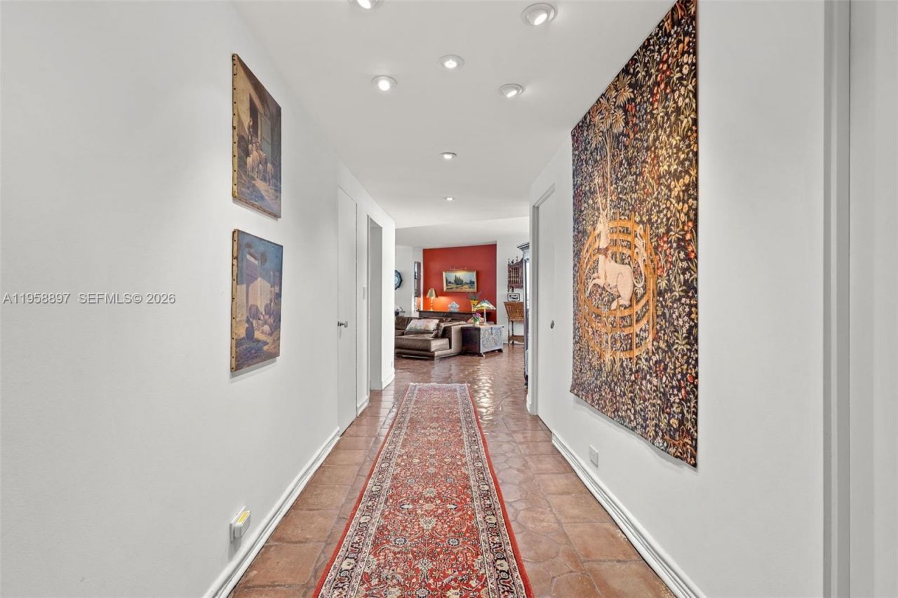 720 NE 69th St, Unit 11S, Miami, FL 33138 Photo