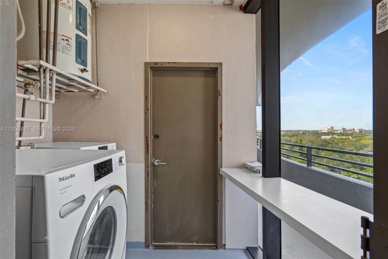 720 NE 69th St, Unit 11S, Miami, FL 33138 Photo