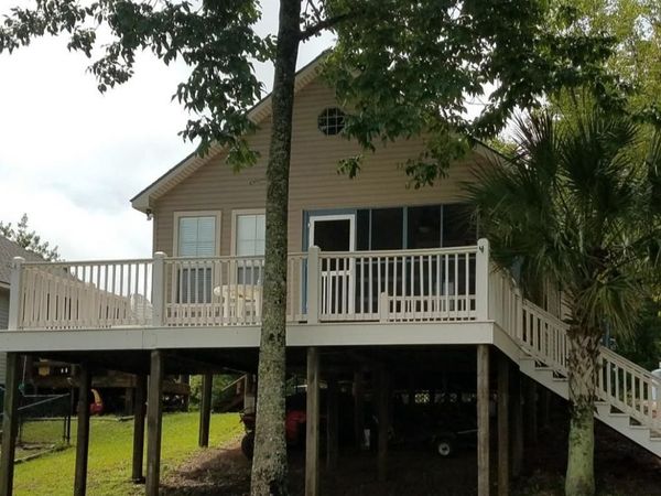20996 Diversion Canal Rd, Maurepas, LA 70449