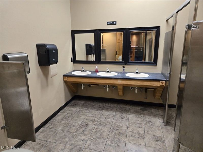 3463 Fulton Road, Cleveland, OH 44109 Photo 16