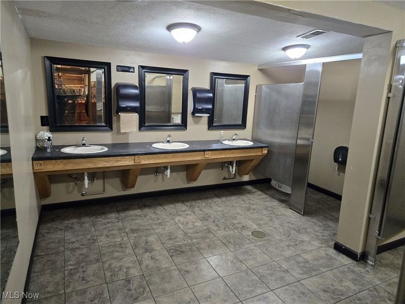 3463 Fulton Road, Cleveland, OH 44109 Photo 17