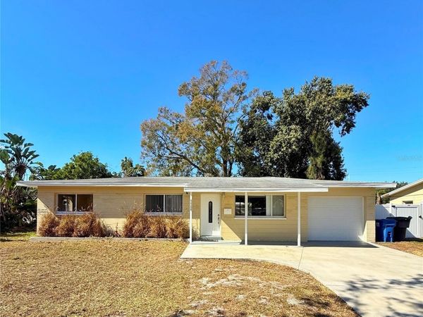 5520 HOBSON STREET NE, ST PETERSBURG, FL 33704