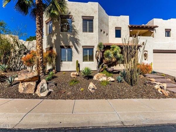1732 E GELDING Drive, Phoenix, AZ 85022